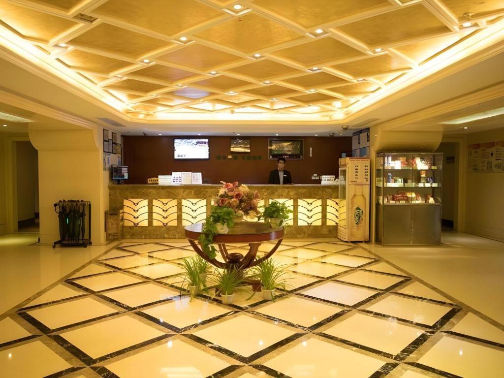 Greentree Inn Suzhou Railway Station North Square Haobainian Wedding Dress City Express Hotel Ngoại thất bức ảnh