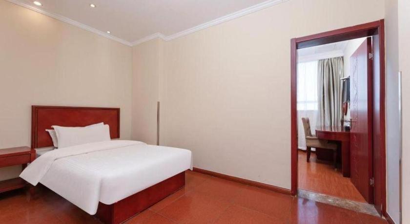 Greentree Inn Suzhou Railway Station North Square Haobainian Wedding Dress City Express Hotel Ngoại thất bức ảnh